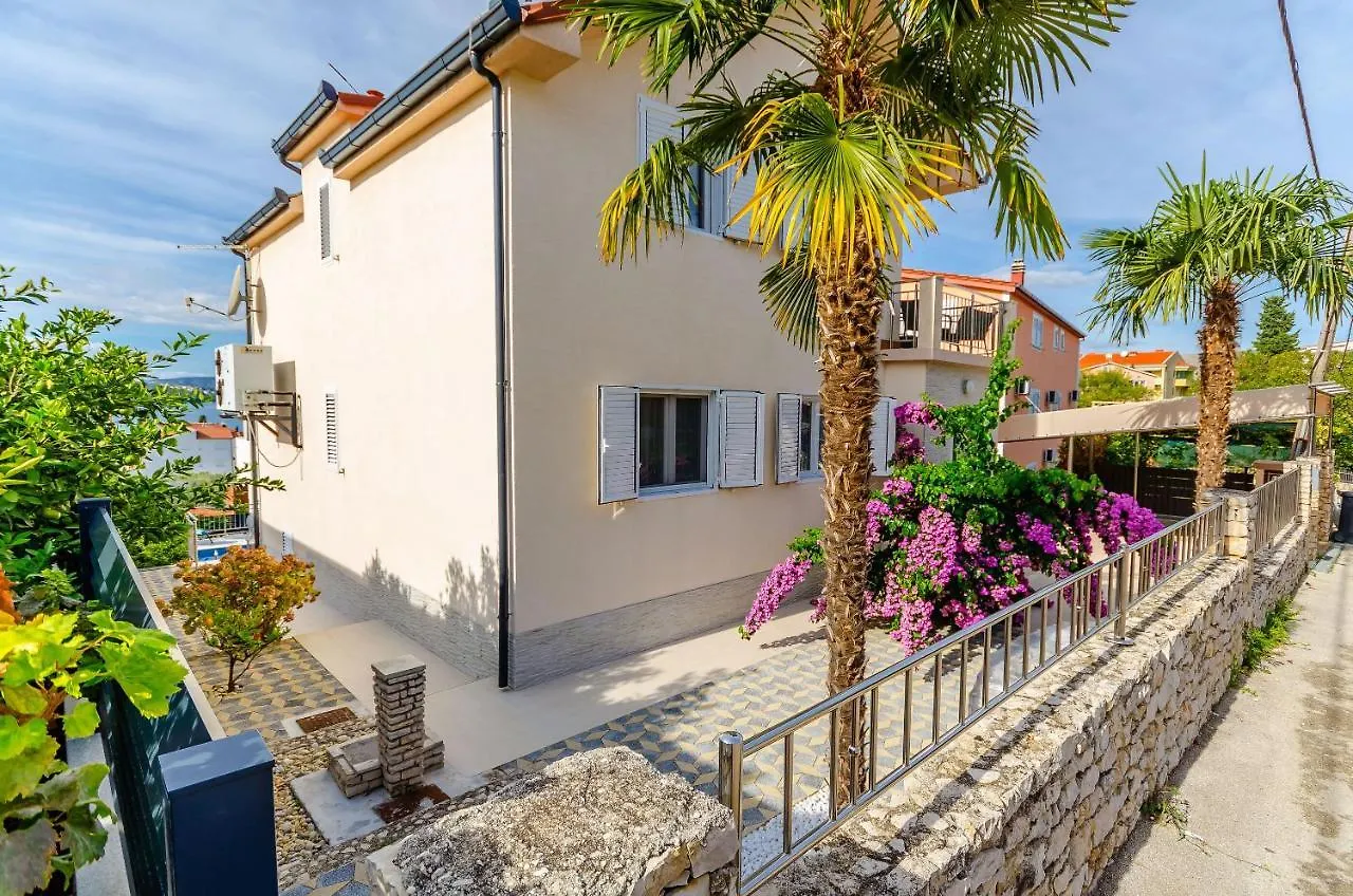 Villa Urban Trogir 0*,