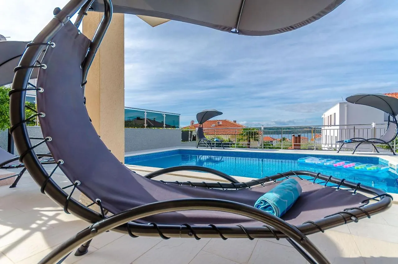 Villa Urban Trogir 0*,  Croatia
