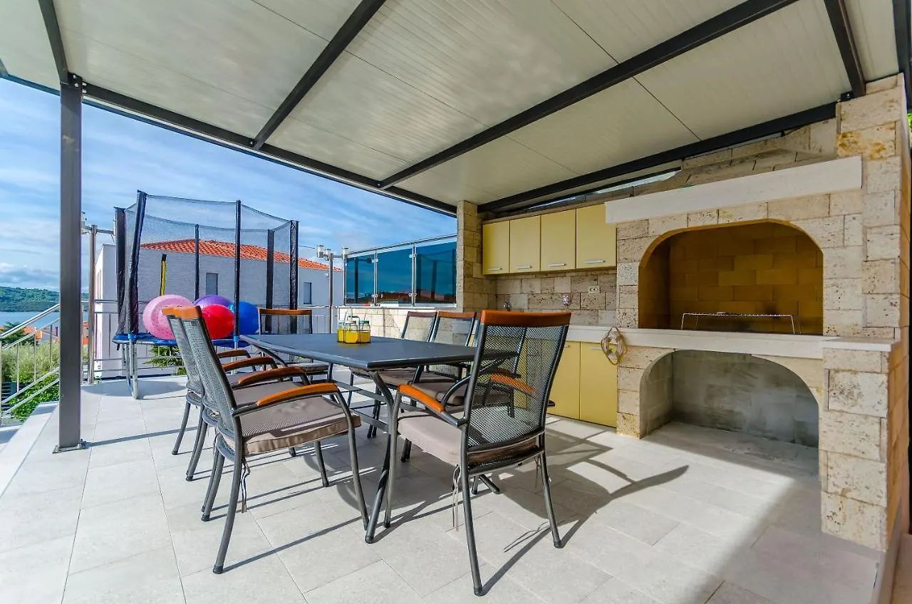 Villa Urban Trogir 0*,  Croatia
