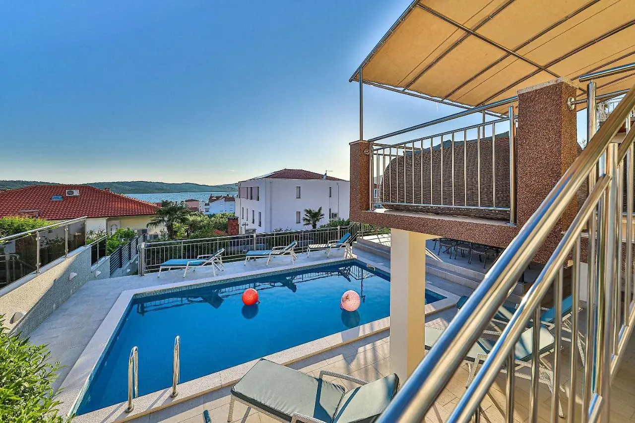 Villa Urban Trogir 0*,
